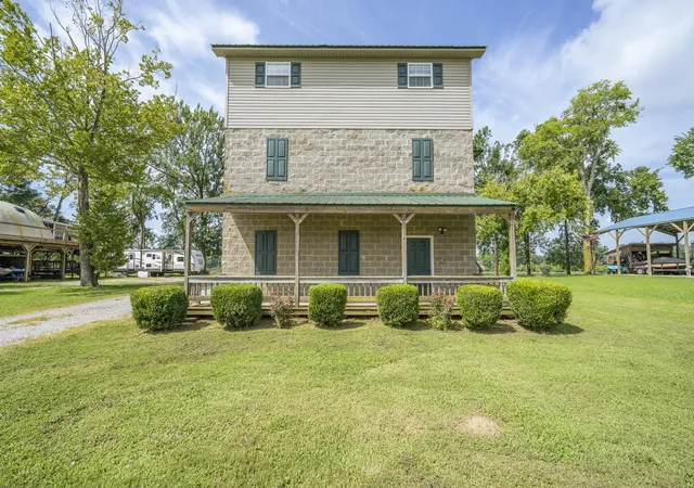 3rd image of 965 Arnold Ln, Savannah, TN 38372 | MLS# 3303453
