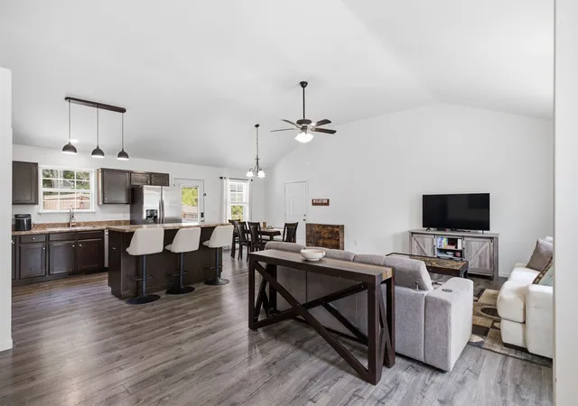 Photo 3 of Single family home for sale at 400 Due Ln, Columbia, TN 38401 | MLS# 3305304 | Listing updated on 2026-09-29