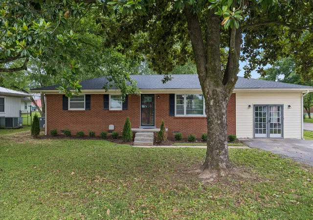 2nd image of 723 Nichols St, Pulaski, TN 38478 | MLS# 3305083