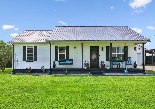 1st image of 106 Cayenne Rd, Bell Buckle, TN 37020 | MLS# 3318464