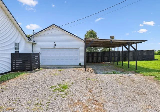 Photo 4 of Sale Pending at 106 Cayenne Rd, Bell Buckle, TN 37020 | MLS# 3318464 | Listing updated on 2026-09-13