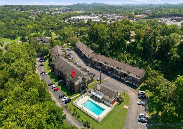 2nd image of 500 Paragon Mills Rd, Nashville, TN 37211