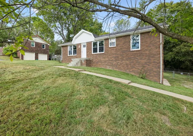 Photo 3 of Single family home for sale at 2762 Goodsprings Rd, Ashland City, TN 37015 | MLS# 3598357 | Listing updated on 2026-09-24