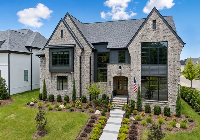 Photo 4 of Single family home for sale at 2950 Del Rio Pike, Franklin, TN 37069 | MLS# 3305119 | Listing updated on 2026-09-20
