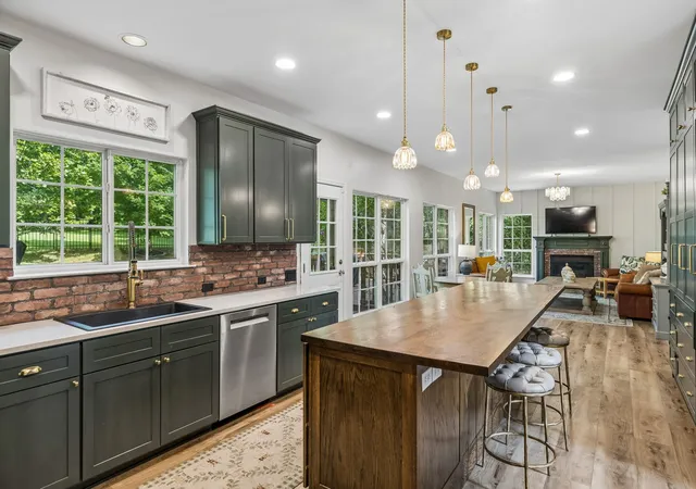 Photo 3 of Single family home for sale at 735 Meeting St, Franklin, TN 37064 | MLS# 3603279 | Listing updated on 2026-10-12