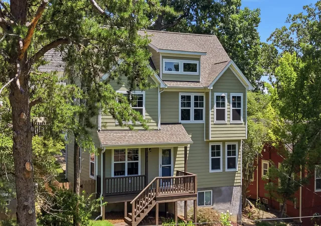 Photo 1 of Single family home for sale at 1303 Dugdale St, Chattanooga, TN 37405 | MLS# 3304130 | Listing updated on 2026-09-14