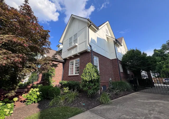 Photo 4 of Single family home for sale at 301 Morning Mist Ln, Franklin, TN 37064 | MLS# 3304707 | Listing updated on 2026-07-24