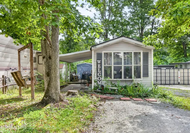 1st image of 9227 Cherokee Tr, Crossville, TN 38572 | MLS# 3304204