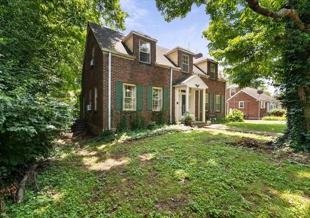 Listing Photo 5 - Condo for sale in building located at 3506 Golf St, Nashville, TN 37216