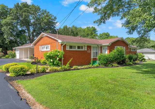 3rd image of 201 Cloverdale Rd, Shelbyville, TN 37160 | MLS# 3304307