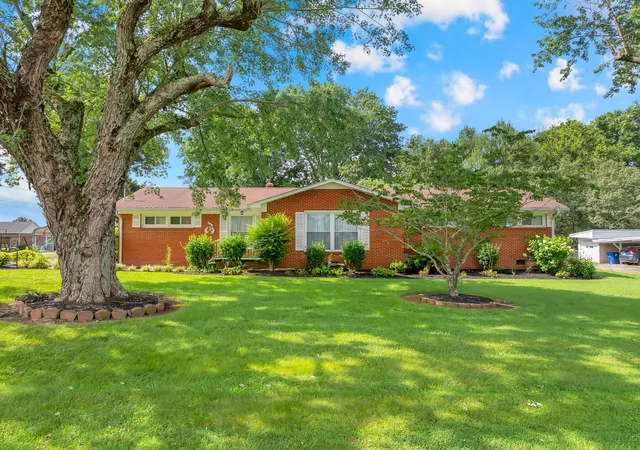 2nd image of 201 Cloverdale Rd, Shelbyville, TN 37160 | MLS# 3304307