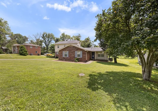 Photo 2 of Single family home for sale at 207 Brookside Dr, Old Hickory, TN 37138 | MLS# 3305468 | Listing updated on 2026-08-24