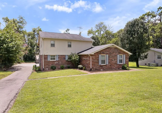 Photo 3 of Single family home for sale at 207 Brookside Dr, Old Hickory, TN 37138 | MLS# 3305468 | Listing updated on 2026-08-24