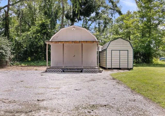 Photo 4 of Single family home for sale at 207 Brookside Dr, Old Hickory, TN 37138 | MLS# 3305468 | Listing updated on 2026-08-24