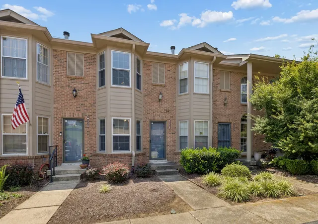 Photo 3 of Townhouse for sale at 328 Hickory Pl, Nashville, TN 37214 | MLS# 3312557 | Listing updated on 2026-09-14