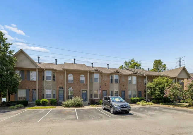 Photo 3 of Townhouse for sale at 328 Hickory Pl, Nashville, TN 37214 | MLS# 3312557 | Listing updated on 2026-09-14