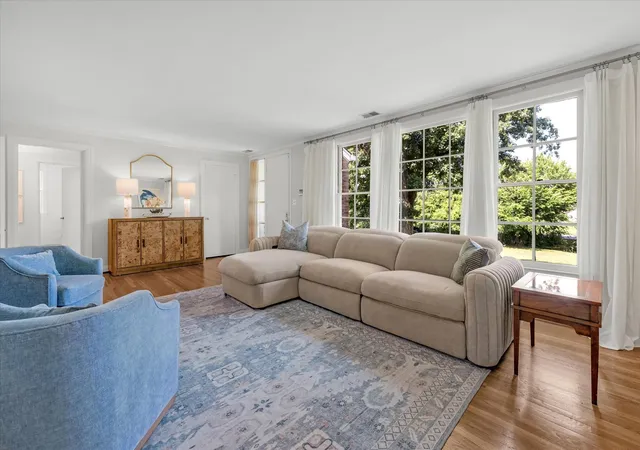 Photo 4 of Single family home for sale at 3262 Mcgavock Pike, Nashville, TN 37214 | MLS# 3305529 | Listing updated on 2026-08-28