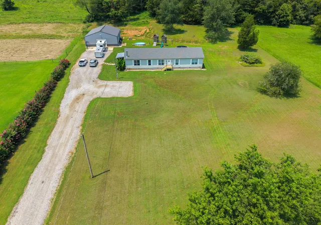 Photo 4 of Manufactured home for sale at 4022 Ella W Cir, Lynnville, TN 38472 | MLS# 3312636 | Listing updated on 2026-10-01