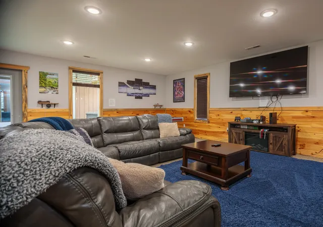 Photo 3 of Single family home for sale at 812 Starlight Ln, Kodak, TN 37764 | MLS# 3304261 | Listing updated on 2026-08-10