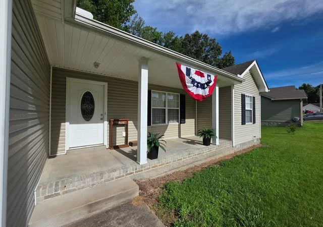 2nd image of 189 Foxfire Rd, Paris, TN 38242 | MLS# 3304249