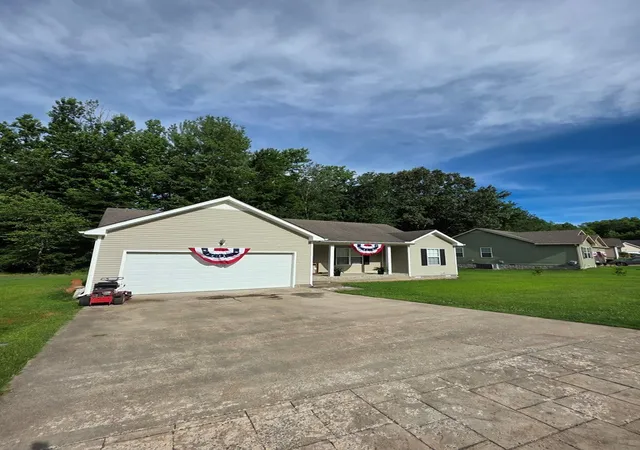 3rd image of 189 Foxfire Rd, Paris, TN 38242 | MLS# 3304249