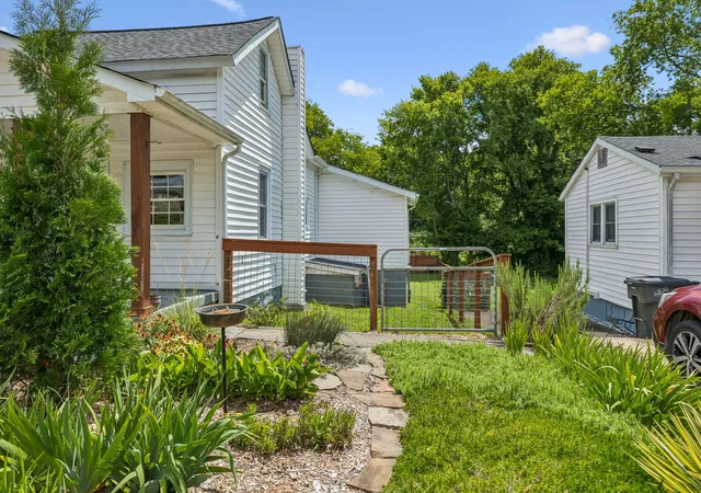 3rd image of 2005 Crestview Dr, Columbia, TN 38401 | MLS# 3304768