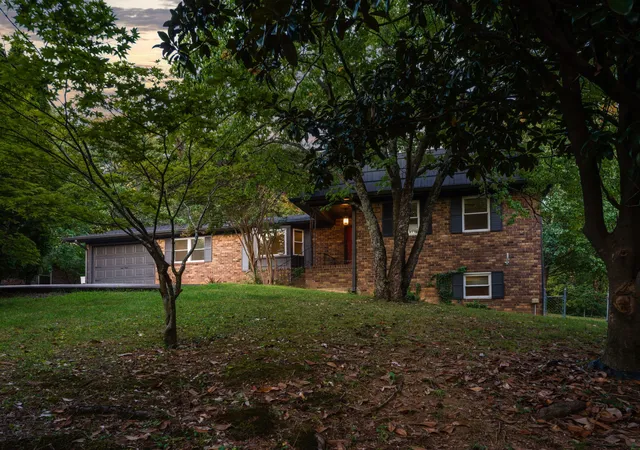 Photo 2 of Single family home for sale at 1220 Franklin Dr, Chattanooga, TN 37421 | MLS# 3304308 | Listing updated on 2026-09-03