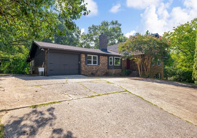 Photo 3 of Single family home for sale at 1220 Franklin Dr, Chattanooga, TN 37421 | MLS# 3304308 | Listing updated on 2026-10-10