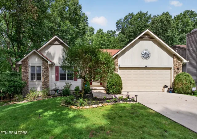 Photo 1 of Single family home for sale at 154 Glenwood Dr, Crossville, TN 38558 | MLS# 3304603 | Listing updated on 2026-07-23