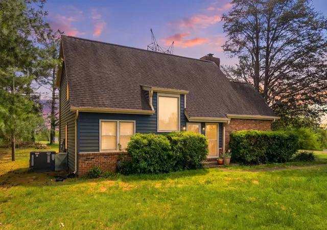 Photo 1 of Single family home for sale at 674 Lakeside Dr, Springfield, TN 37172 | MLS# 3309252 | Listing updated on 2026-08-20