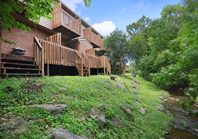 Photo 1 of Townhouse for sale at 306 Hickory Pl, Nashville, TN 37214 | MLS# 3314822 | Listing updated on 2026-10-23