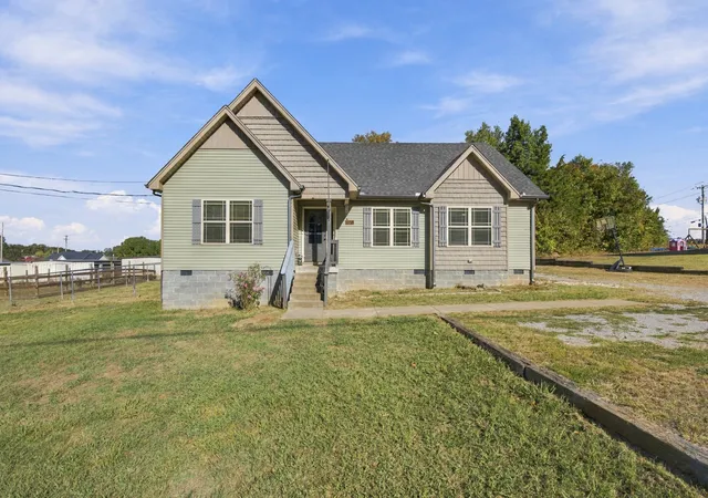 Single family home for sale at 107 Southview Dr, Lewisburg, TN 37091 | MLS# 3627045