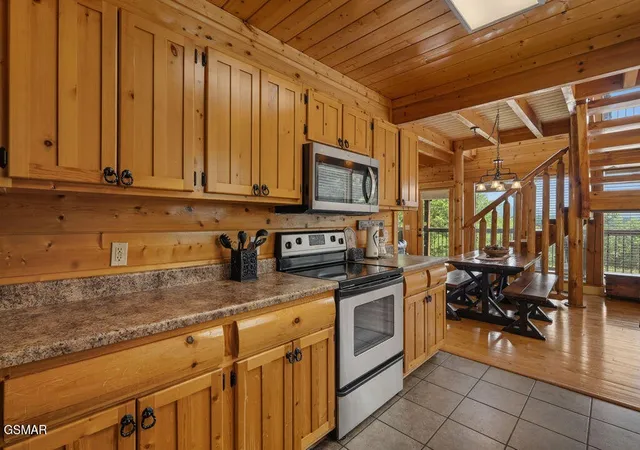 Photo 4 of Single family home for sale at 1435 Zachary Thomas Ln, Sevierville, TN 37876 | MLS# 3545639 | Listing updated on 2026-10-09