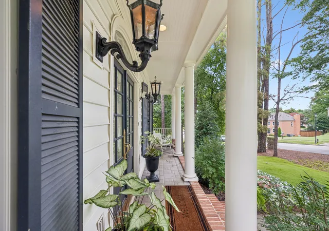 Photo 3 of Single family home for sale at 1011 Buckingham Cir, Franklin, TN 37064 | MLS# 3306262 | Listing updated on 2026-08-25