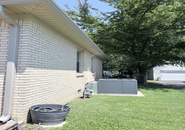 5th image of 910 Springmont Dr, Hopkinsville, KY 42240 | MLS# 3309384