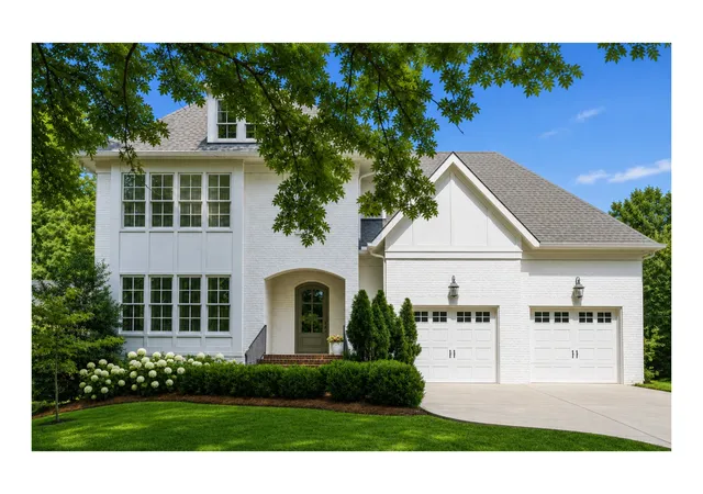Photo 1 of Single family home for sale at 704a Crescent Rd, Nashville, TN 37205 | MLS# 3309018 | Listing updated on 2026-09-15