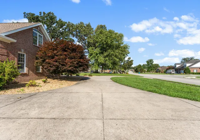Photo 3 of Single family home for sale at 142 Heritage Cir, Manchester, TN 37355 | MLS# 3305287 | Listing updated on 2026-10-01