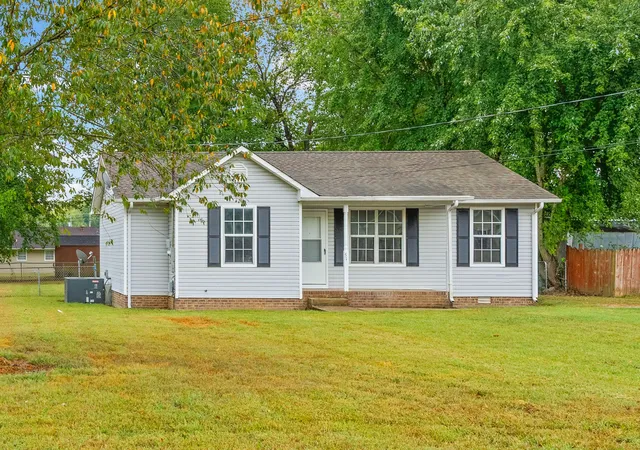 Photo 1 of Single family home for sale at 512 Indian Ave, Oak Grove, KY 42262 | MLS# 3619125 | Listing updated on 2026-10-11