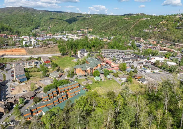 2nd image of 413 Baskins Creek Road #UNIT 406, Gatlinburg, TN 37738 | MLS# 3304636