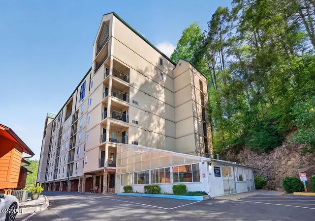 29th image of 413 Baskins Creek Road #UNIT 406, Gatlinburg, TN 37738 | MLS# 3304636