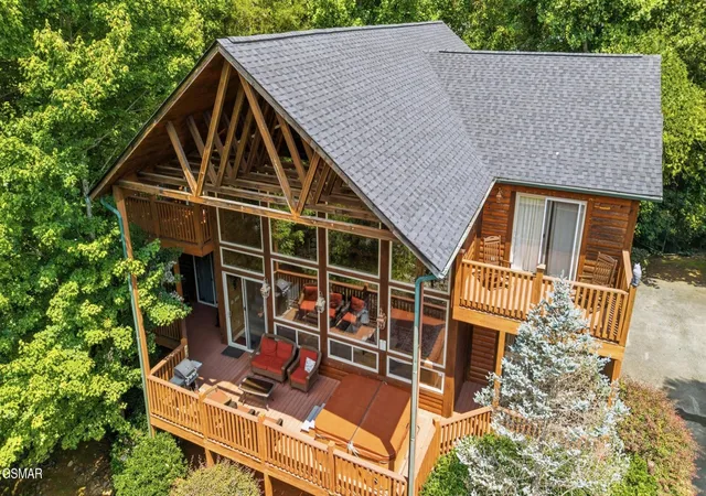 2nd image of 1716 Smoky Hills Dr, Gatlinburg, TN 37738 | MLS# 3307502