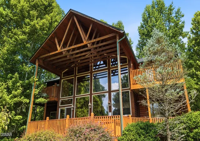 3rd image of 1716 Smoky Hills Dr, Gatlinburg, TN 37738 | MLS# 3307502