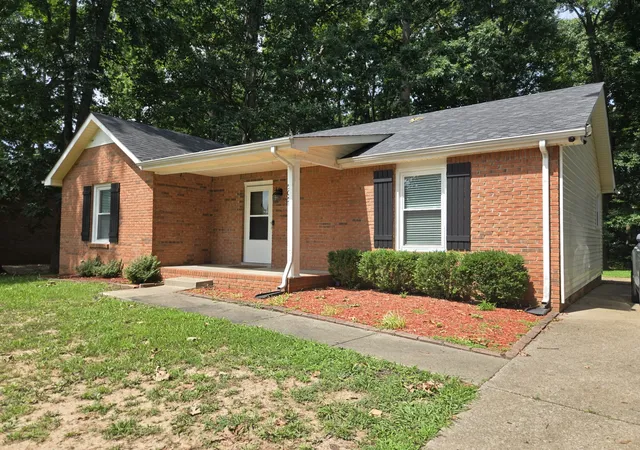 Photo 1 of Single family home for sale at 505 Pointer Ln, Clarksville, TN 37042 | MLS# 3304727 | Listing updated on 2026-08-27