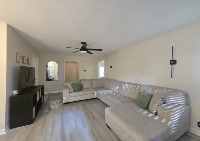 Photo 3 of Single family home for sale at 505 Pointer Ln, Clarksville, TN 37042 | MLS# 3304727 | Listing updated on 2026-08-27