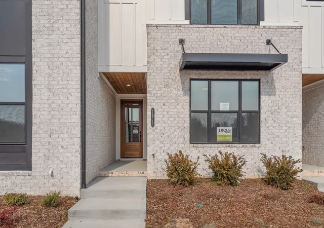 Photo 3 of Sale Pending at 2072 Conductor Ln, Thompsons Station, TN 37179 | MLS# 3305103 | Listing updated on 2026-08-28