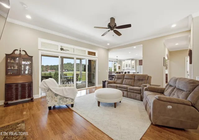 3rd image of 225 W Shore Dr, Rockwood, TN 37854 | MLS# 3304661