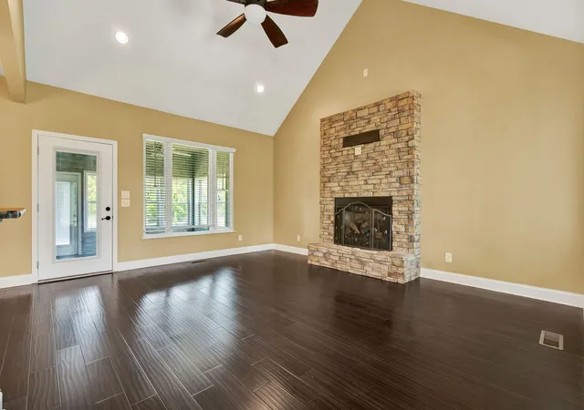 Photo 3 of Single family home for sale at 380 Brittany Ln, Dayton, TN 37321 | MLS# 3336675 | Listing updated on 2026-09-24