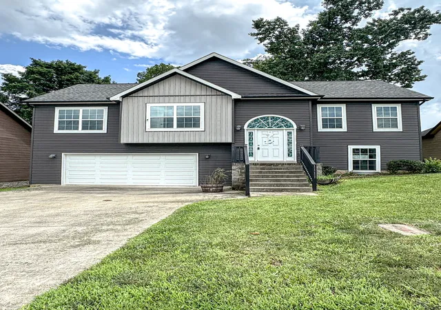 2nd image of 1111 Fuji Ln, Clarksville, TN 37040 | MLS# 3304714