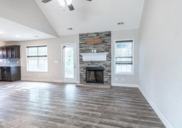 3rd image of 1111 Fuji Ln, Clarksville, TN 37040 | MLS# 3304714