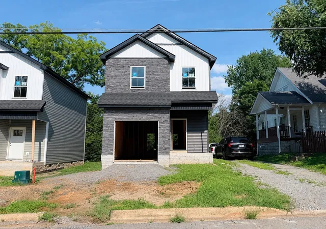 Photo 1 of Single family home for sale at 821 Gracey Ave, Clarksville, TN 37040 | MLS# 3305082 | Listing updated on 2026-07-24
